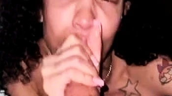 Verschmierter haariger Schwanz Blowjob POV