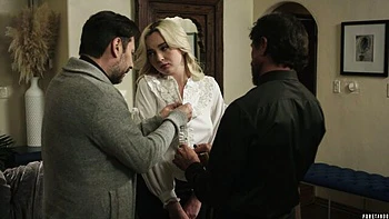 Loira gostosa Lexi Lore em gangbang louco com muito gozo