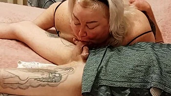 Zona901 Stepmom Sucks Cock & Swallows Cum MILF BJ Mouthshot