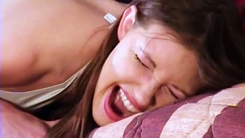 Ella wird beim Fetisch-Spanking gefickt