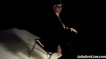 Julia Ann ficken im Cowgirl-Anzug mit großen Titten