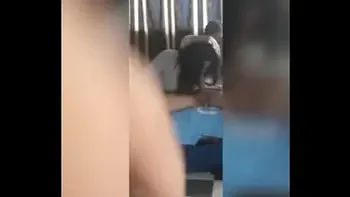 Mi Vecina le encanta jugar con mi Pene, Lo Pajea y Mama hasta no poder más