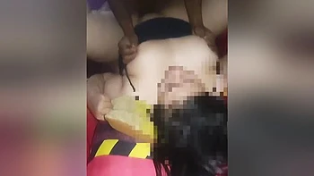 Mujer morena adicta a la polla del vecino