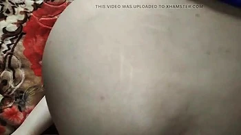 Épouse marocaine en hijab pour sa première anal, le patron baise sa chatte serrée