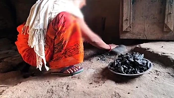 Busty Indian Bhabhi Fucked Hard Outdoors - Rough Desi Wife Sex