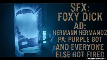 Фута-монстр Пирамидоголовый трахает милую брюнетку Кайли жестко