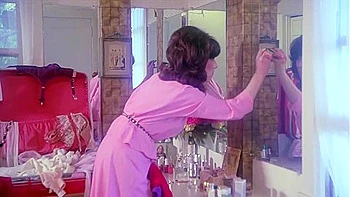 Пышногрудые блондинка, брюнетка и рыжая в винтажном тройнике