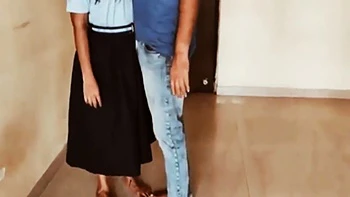 Сексуальная индийская студентка ебет учителя дома