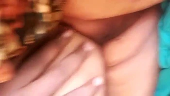 Madrasta peituda fode enteado ao ar livre