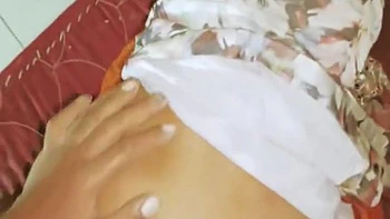 Индийская сводная сестра трахается анально с соседом