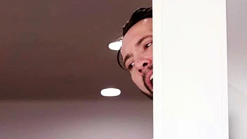 Kleine Stiefschwester Vanna Bardot will steifen Stiefbruderschwanz