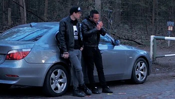 Kitty Blair suce chatte dans porno allemand Wolf Wagner