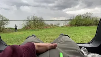 She noticed a masturbating guy and helped him