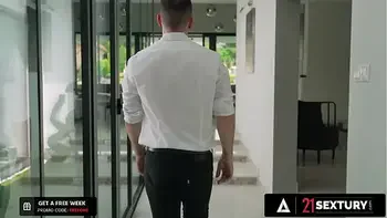 21 SEXTURY - Stunning Angelica Heart Gets Her Ass Pounded By Her Lover