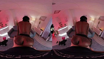 Ebony MILF VR: Blowjob, Doggy und Cowgirl Fick