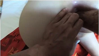 Mi culo destrozado y abierto hace que mis pedos sean deliciosos