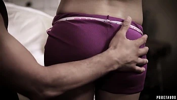 Кэдей трахает во время присмотра за детьми