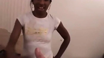 Adolescente negra se masturba en POV