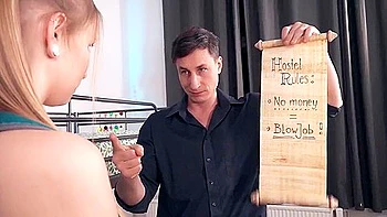 Lesbicas morenas Leah e Alissa se pegando na van