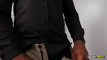 Zaawadi schluckt dreckigen Blasjob und wird hart gefickt