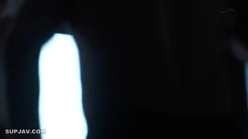 Japanisches unzensiertes geiles Dreier mit großen Titten