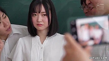 Brunette japonesa follada anal con gran polla