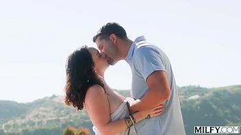 Chica tatuada follada de culo a boca con gran polla