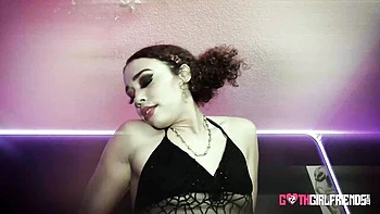 Goth Willow Ryder Sucks Big Cock in Stockings