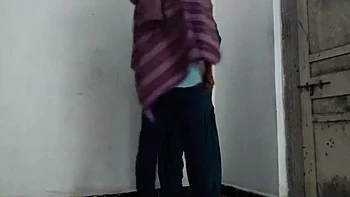 Беременная деси бабхи трахается на кухне с деваром – индийская деревенская история