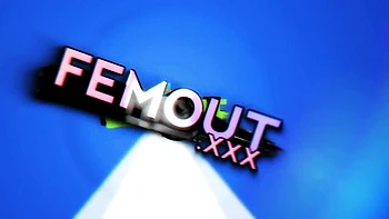 Trans mignonne se branle en jupe solo