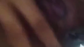 Fille desi poilue se branle en solo