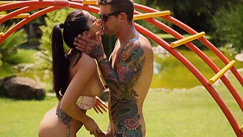 Guy fucks Julia's ass outdoors, babes moan