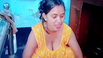 Hermana política india folla caliente casero con hermanastro