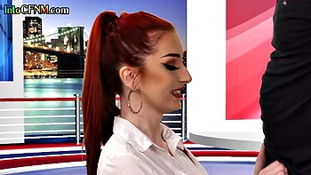 Nymphomane reçoit facial au bureau