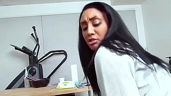 Ebony Milf Bürofrau wird POV gefickt