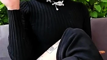Brunette milf Selda shows perfect pussy close-up