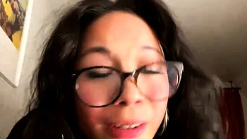 Cute Asian Girl Gets Freaky Solo on Cam