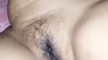 Horny Desi Girl Screwing the Bull