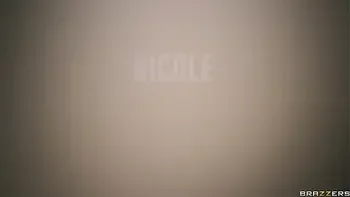 Nicole's Heavenly Booty - Nicole Doshi / Brazzers  / stream full from www.zzfull.com/venl