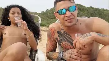 EU E MINHA NAMORADA FOMOS NA PRAIA DE NUDISMO E TRAZAMOS NO MEIO DE TODO MUNDO.