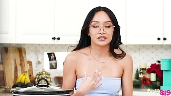 Asian girlfriend Jade Kimiko fucked in front of her stepsis Thea Summer
