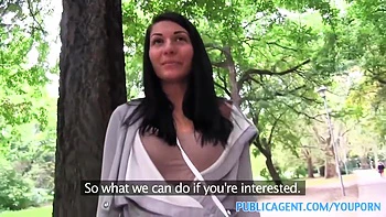 Sexy Young Women Getting Fucked Outdoord By Stranger