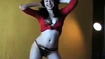 Melanie's Sensual French Striptease