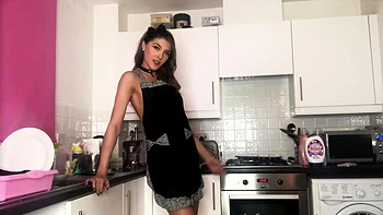 Lovely Amateur teen brunette masturbating outdoor