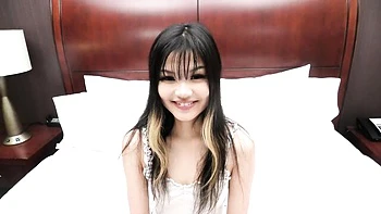 Heavenly lassie's petite asian video