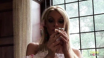 Doggystyle smut with irresistible bimbo from Shagging Moms