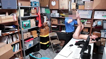 Wrex Oliver's massive cock pleases Jade Noir in a steamy amateur scene