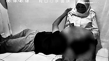 Damn! Caught On Video: Malay Student 18+ Gets Handjob